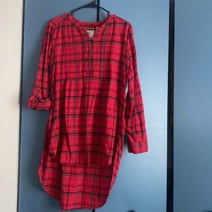 Anthro “holding horses” high low shirt